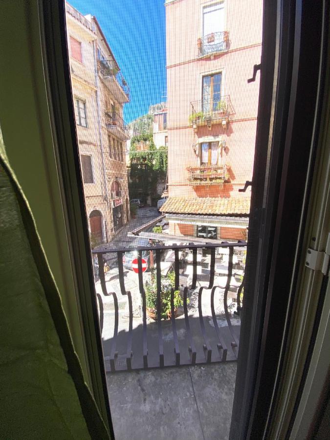 Skip Intro Apartment Taormina Kültér fotó